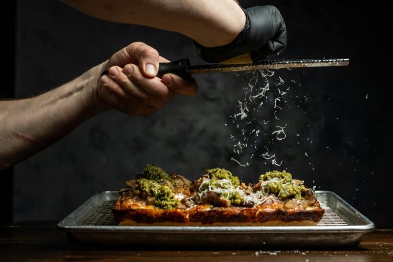 Kartoffel-Brokkoli-Auflauf mit einer knusprigen Käsekruste