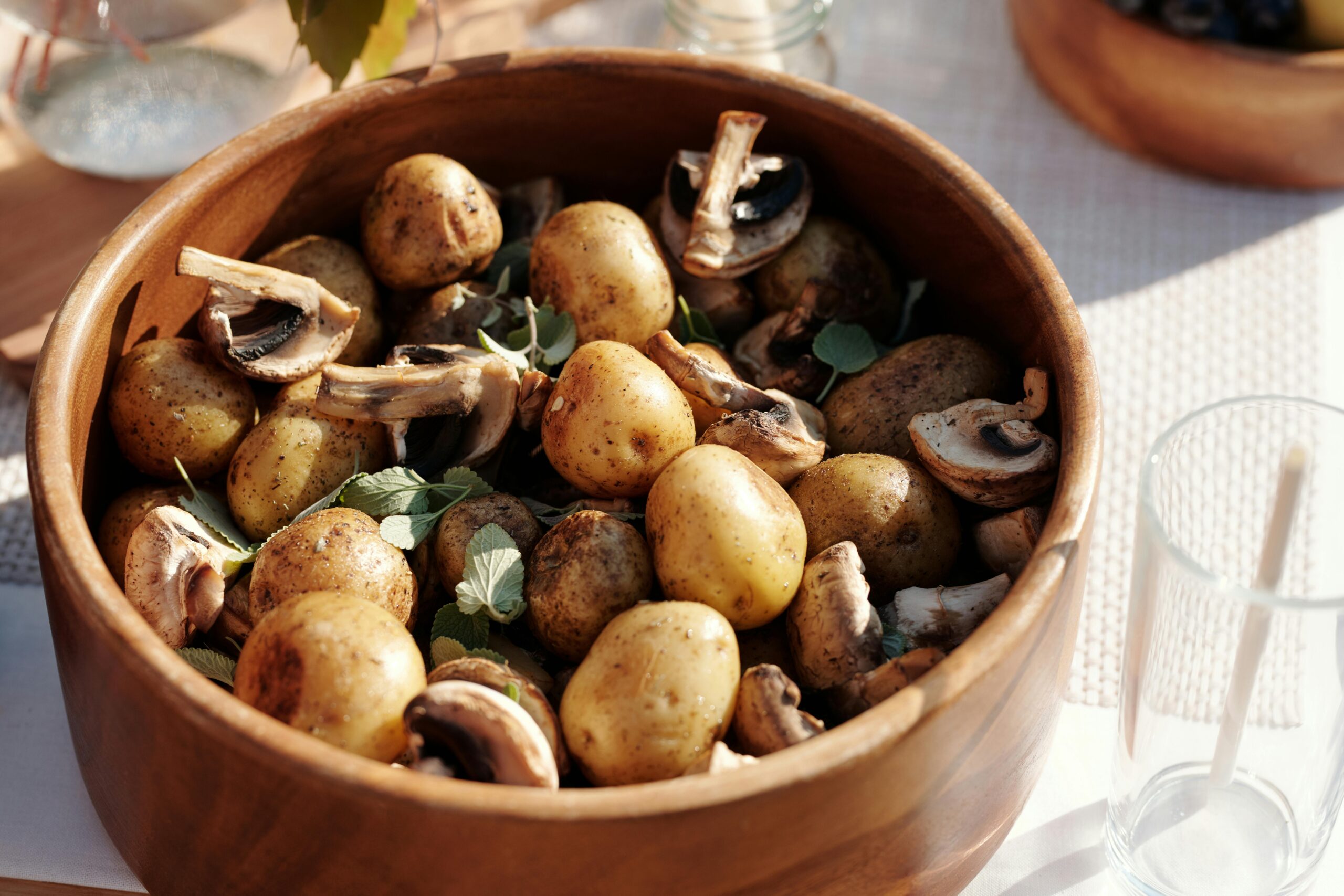 Pilzragout mit Kartoffelklößen und frischer Petersilie