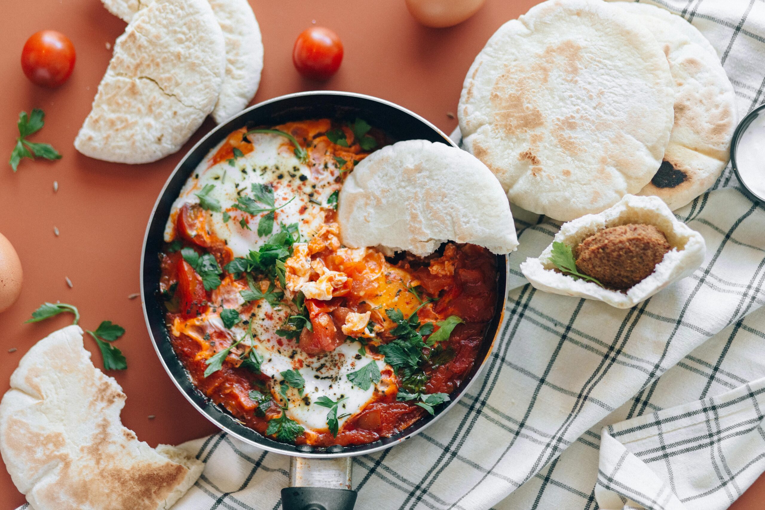 Tomaten-Kichererbsen-Pfanne mit orientalischen Gewürzen