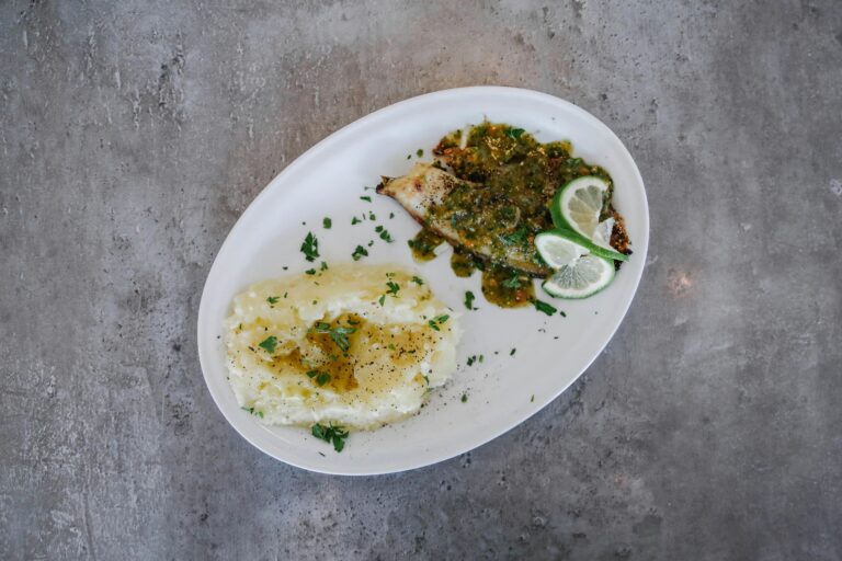 Steckrüben-Kartoffel-Püree mit Petersilienbutter