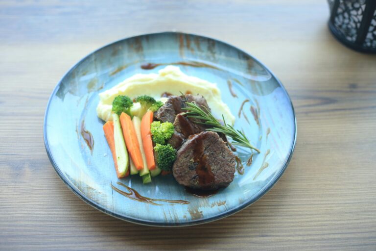 Blumenkohl-Kartoffel-Püree mit Muskat und Butter