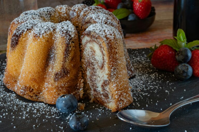 Wie backt man einen fluffigen Marmorkuchen in unter einer Stunde?