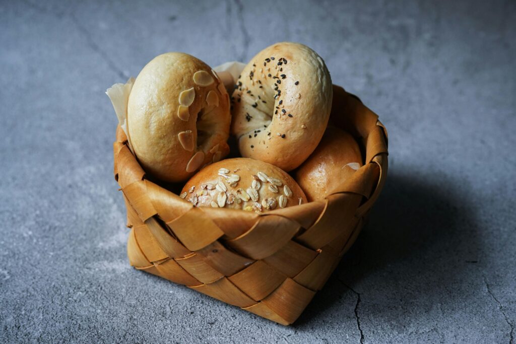 Wie backt man Streuselschnecken aus Hefeteig?