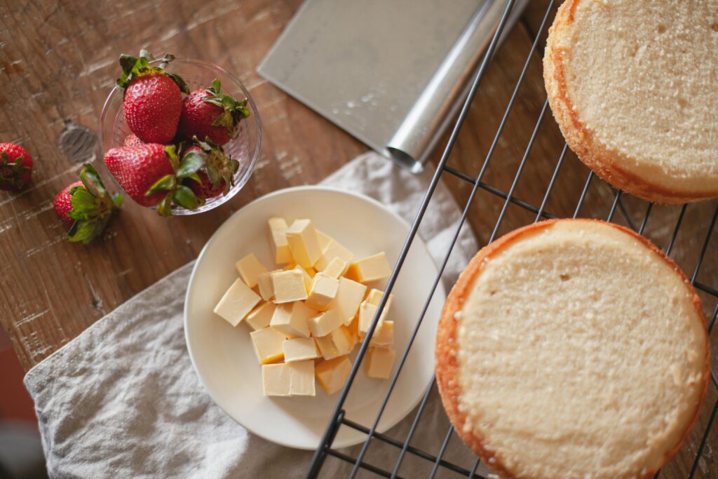 Wie backt man einen klassischen Butterkuchen auf dem Blech?