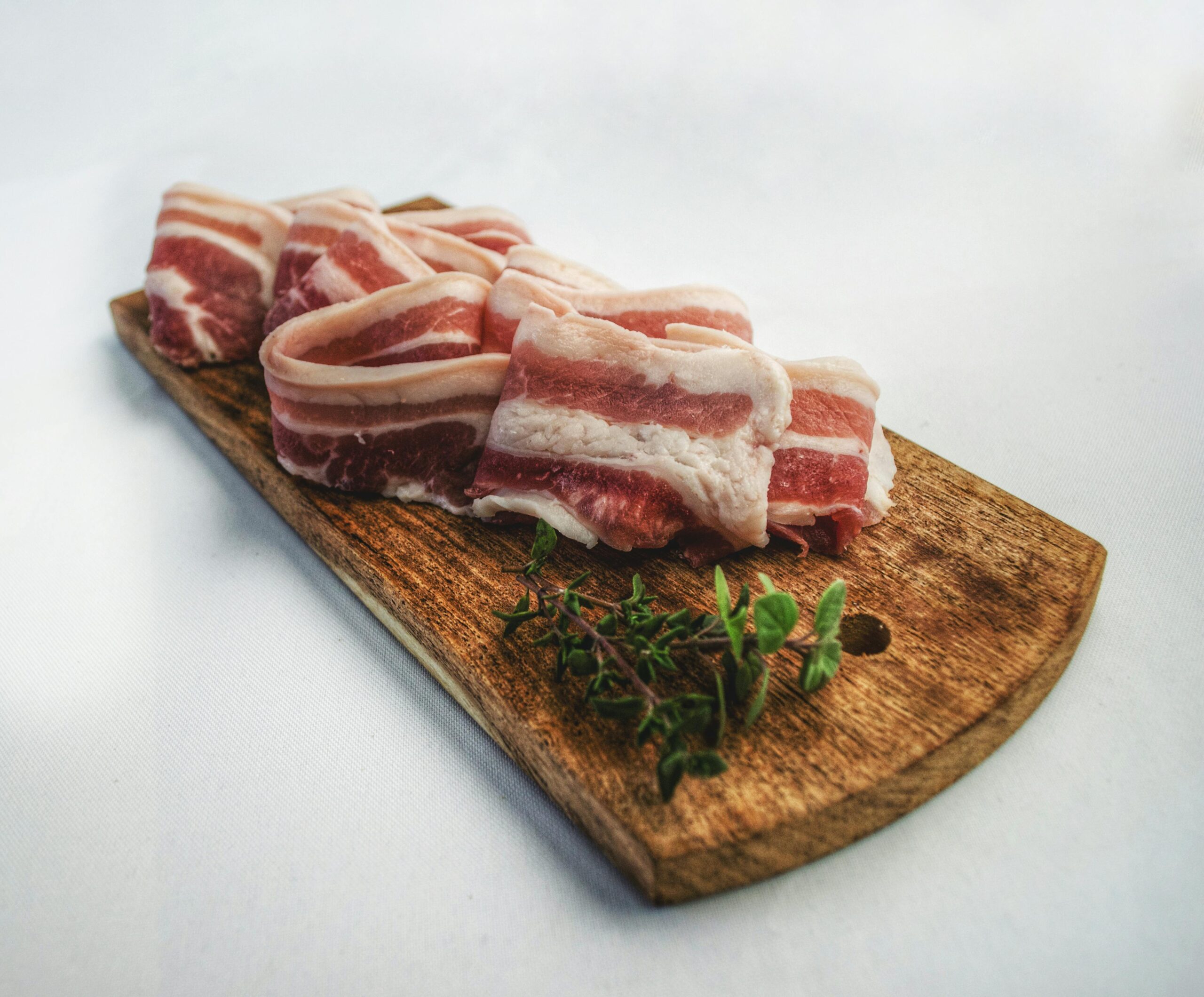Wie kocht man eine einfache Steckrübenpfanne mit Speck?