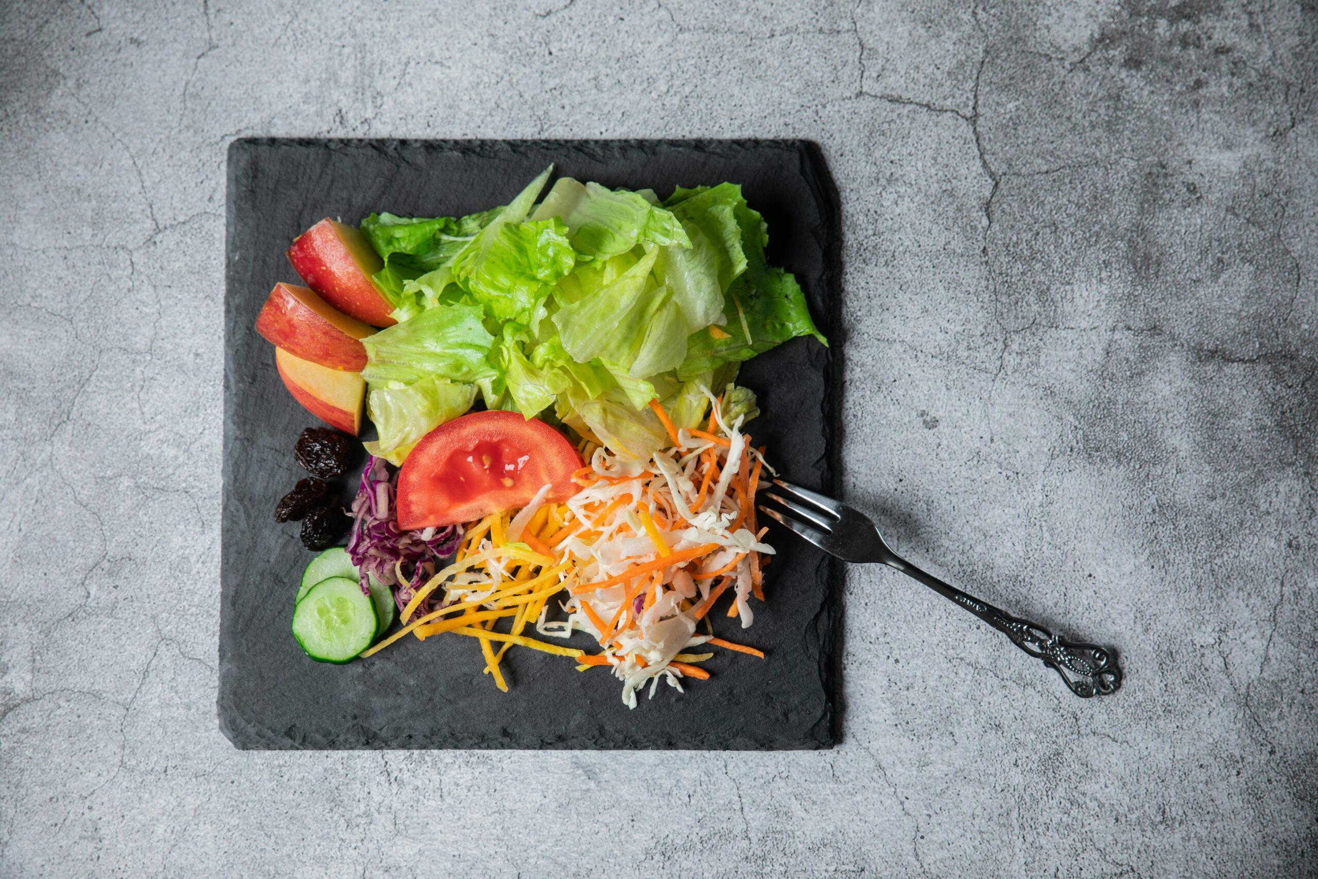Wie gelingt ein schneller Krautsalat mit Kümmel?