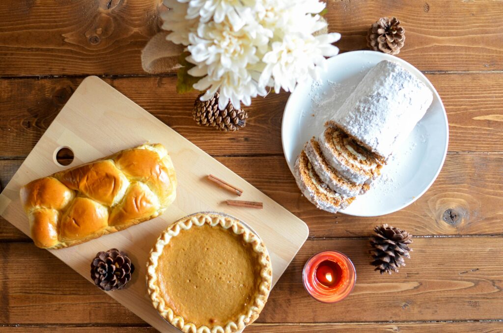 Wie macht man saftige Kürbisbrötchen für den Herbst?