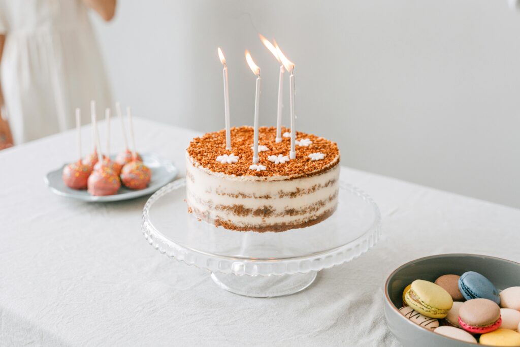 Wie backt man einen schnellen Aprikosenkuchen aus der Dose?