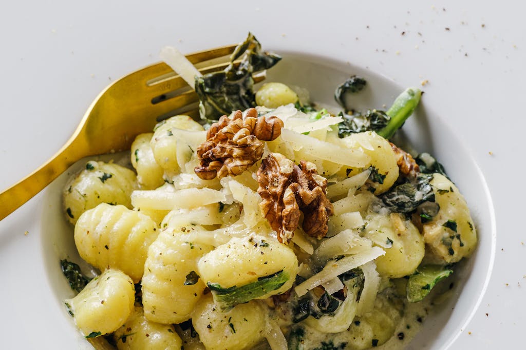 Welche Tricks gibt es, um Gnocchi aus frischen Kartoffeln fluffig zu machen