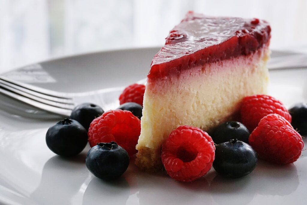 Wie macht man veganen Käsekuchen mit Sojajoghurt, der nicht auseinanderfällt