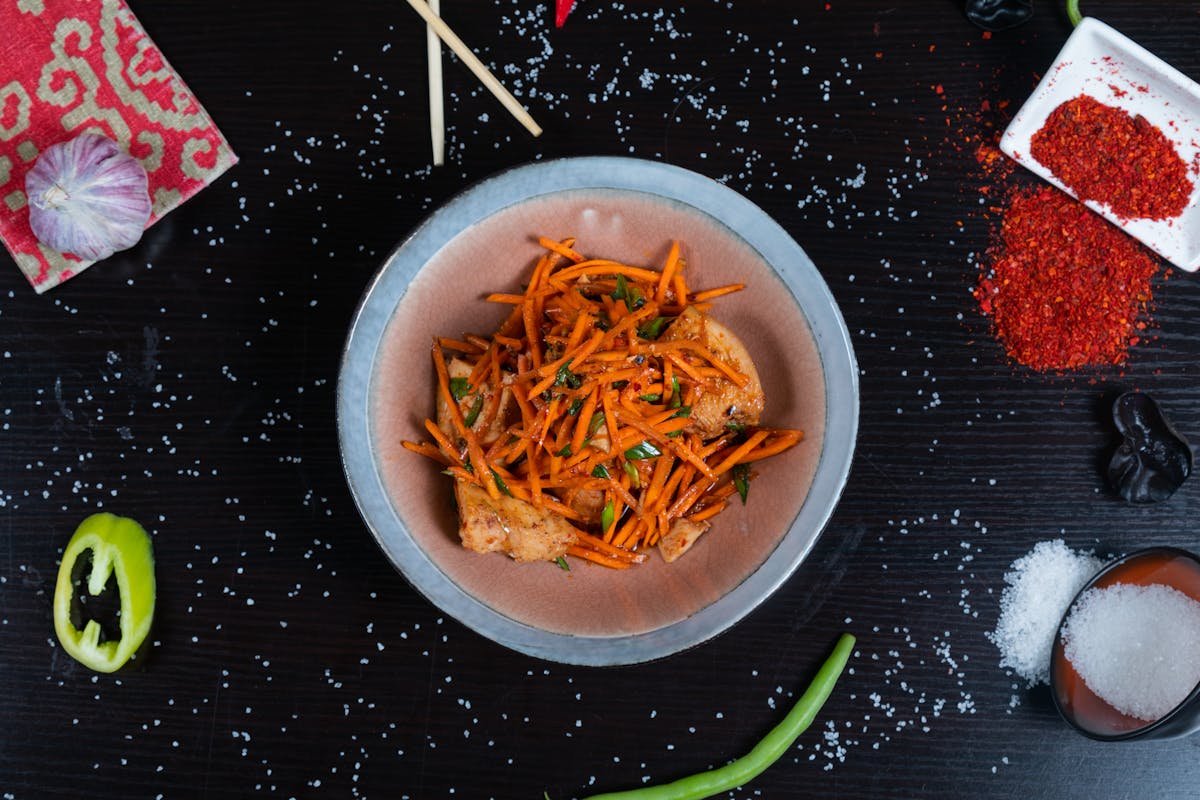 Welche asiatischen Gewürze passen zu Gemüsepfannen mit Kokosmilch?