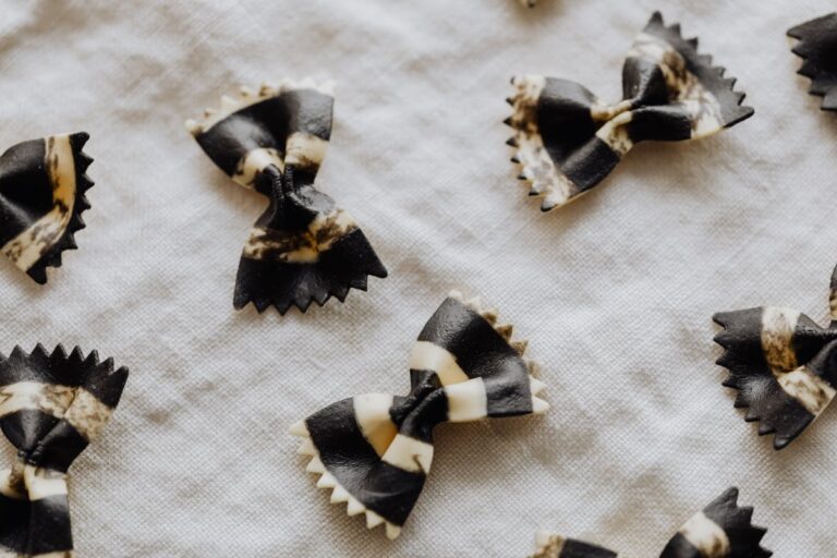 Wie gelingt ein schnelles Nudelgericht mit Thunfisch und Kapern?