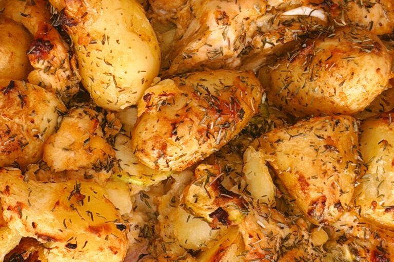 Wie macht man ein herzhaftes Ofenkartoffel-Gericht mit Käse?