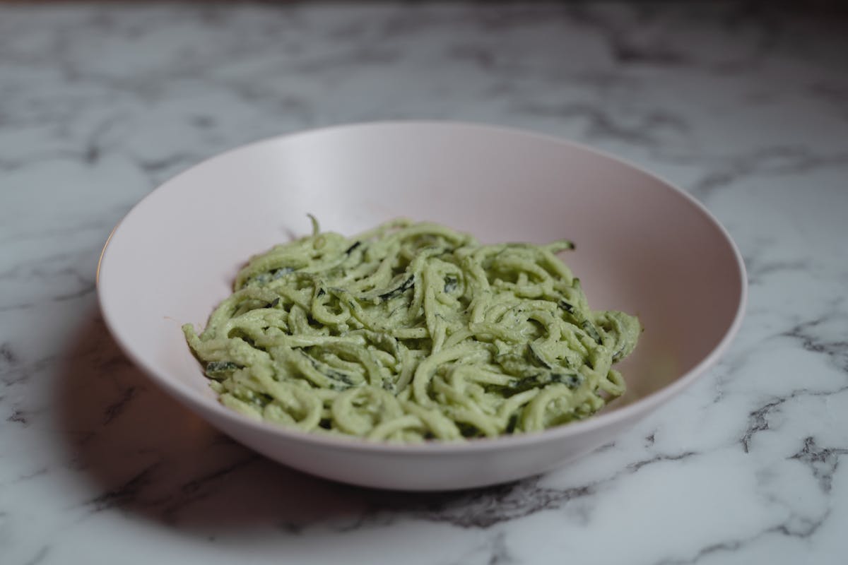 Pasta mit einer cremigen Zucchinisoße in 15 Minuten