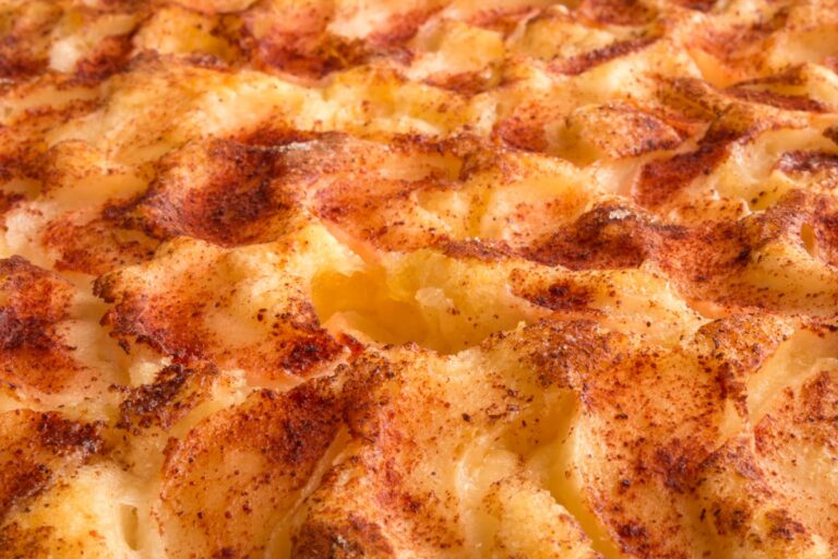 Rezept für Kartoffelgratin aufgepeppt mit Kürbis und würzigem Käse