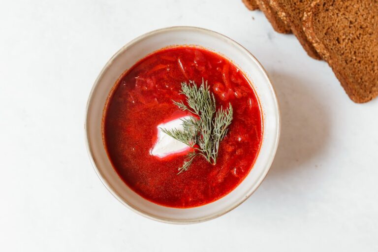 Rote-Bete-Suppe mit leichter Kokosmilch
